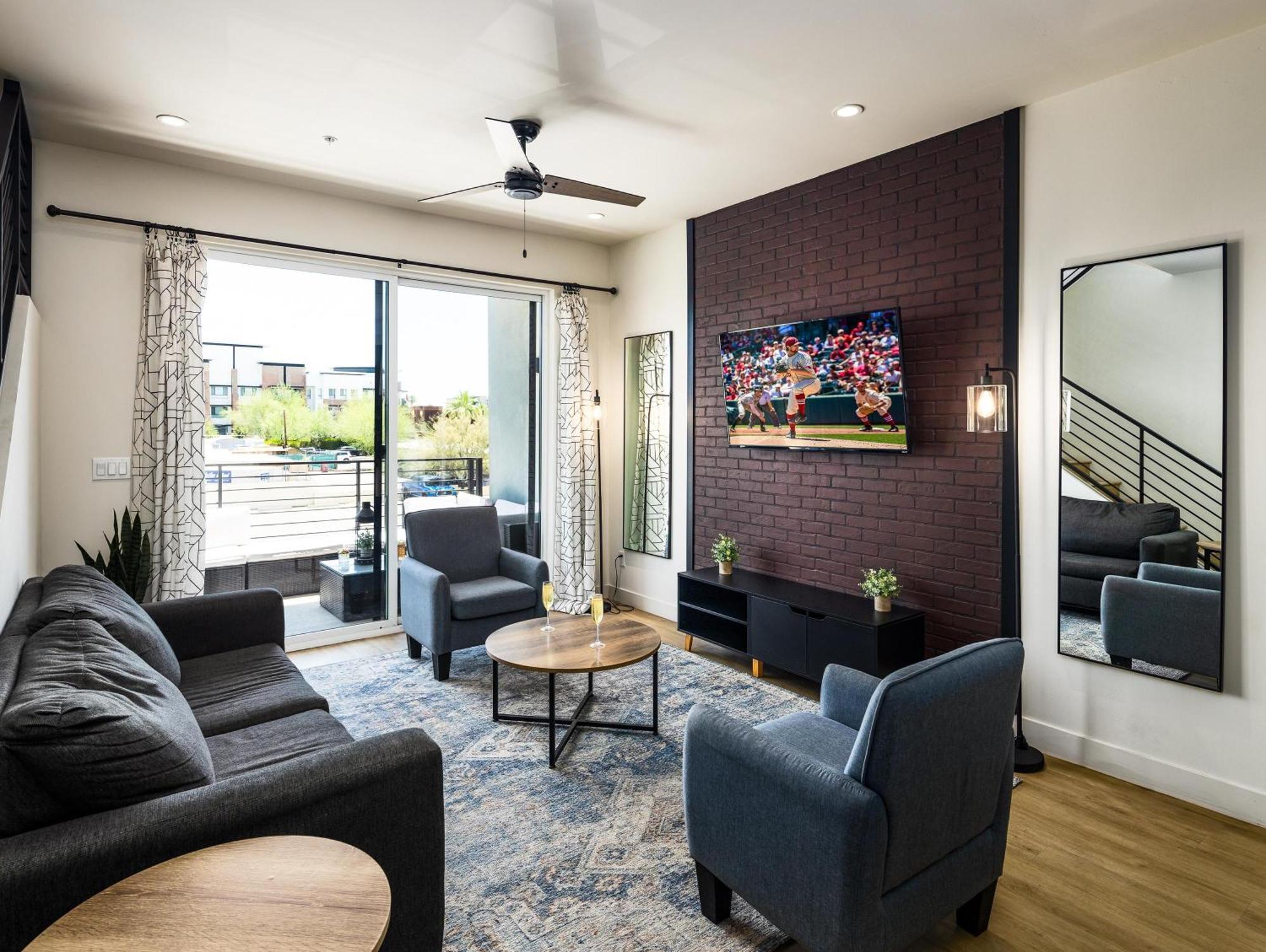 Chaparral - 2 Units - Jacuzzi - Heart Of Old Town *